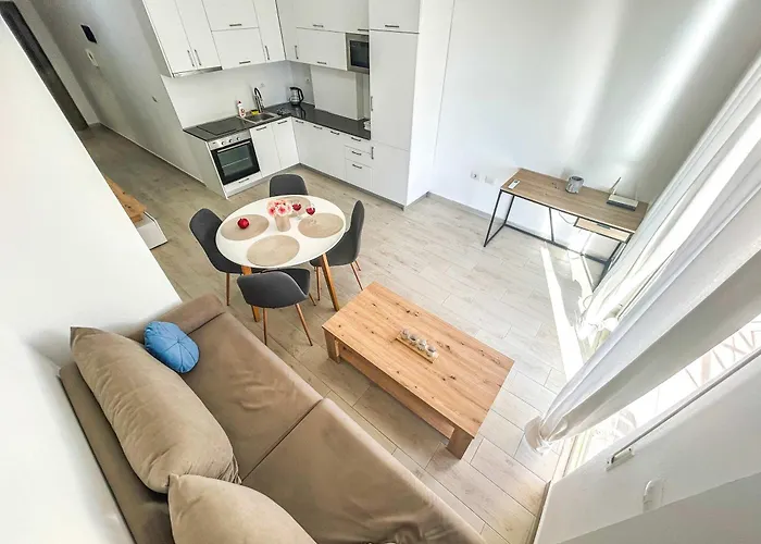 Apartment Infinite 680 *