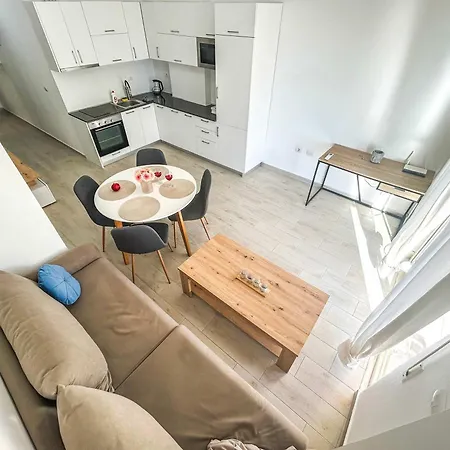 Apartment Infinite 680 *