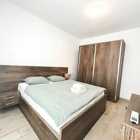 Apartment Infinite 680 *