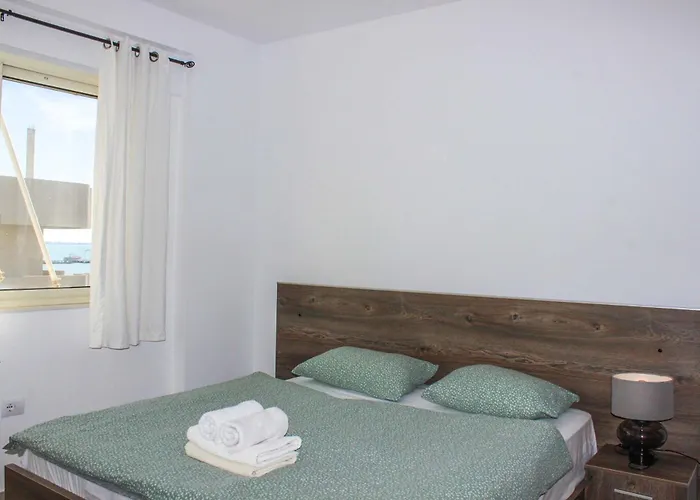 Infinite 680 * Durrës